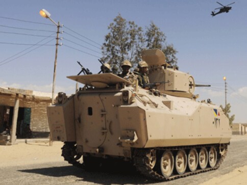 Road-side bomb injures 20 policemen in Egypt Road-side bomb injures 20 policemen in Egypt