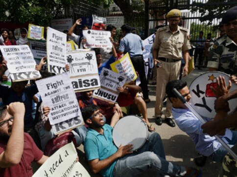 Jaitley to meet FTII students protesting outside I&B Ministry seeking removal of Gajendra Singh as chief