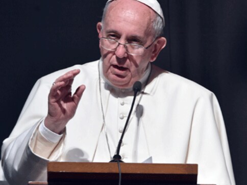 Pope Francis demands end to Christian 'genocide' in Middle East Pope Francis demands end to Christian 'genocide' in Middle East