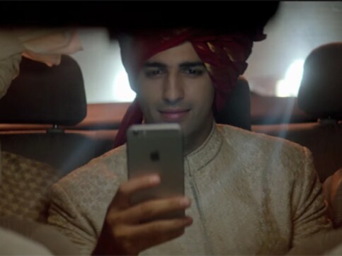 Watch: India's very own iPhone 6 ad is here and it involves a big fat wedding Watch: India's very own iPhone 6 ad is here and it involves a big fat wedding