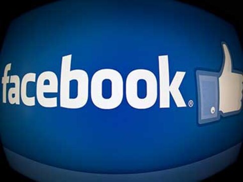 Egypt muezzin suspended over 'Facebook prayer call', denies the charge