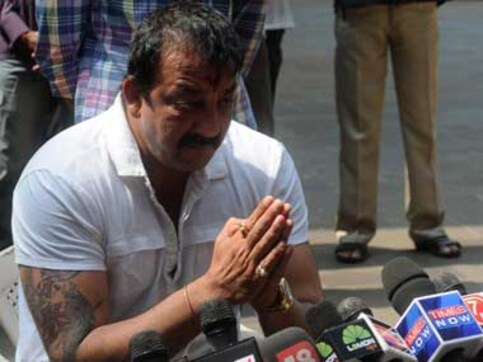 Sanjay Dutt out on 30-day parole on grounds of daughter's illness Sanjay Dutt out on 30-day parole on grounds of daughter's illness