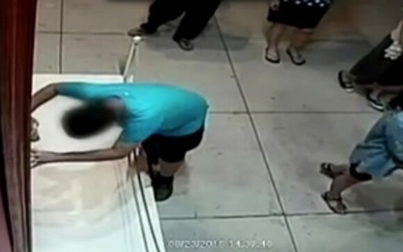 Boy punches $2 million-dollar oil painting in Taiwan Boy punches $2 million-dollar oil painting in Taiwan