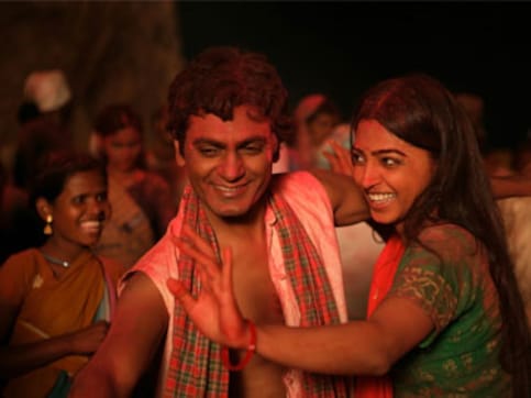 Manjhi - The Mountain Man review: Nawazuddin Siddiqui is the saving grace of this melodramatic film Manjhi - The Mountain Man review: Nawazuddin Siddiqui is the saving grace of this melodramatic film