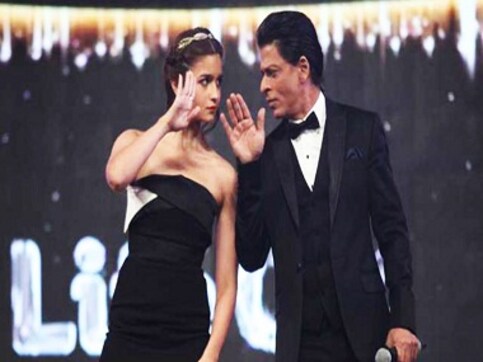 New Jodi in town: SRK, Alia Bhatt in Gauri Shinde's next, produced by Dharma Productions New Jodi in town: SRK, Alia Bhatt in Gauri Shinde's next, produced by Dharma Productions