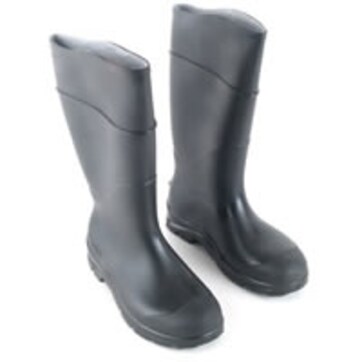 Glastonbury sends abandoned rubber boots to Calais migrants Glastonbury sends abandoned rubber boots to Calais migrants