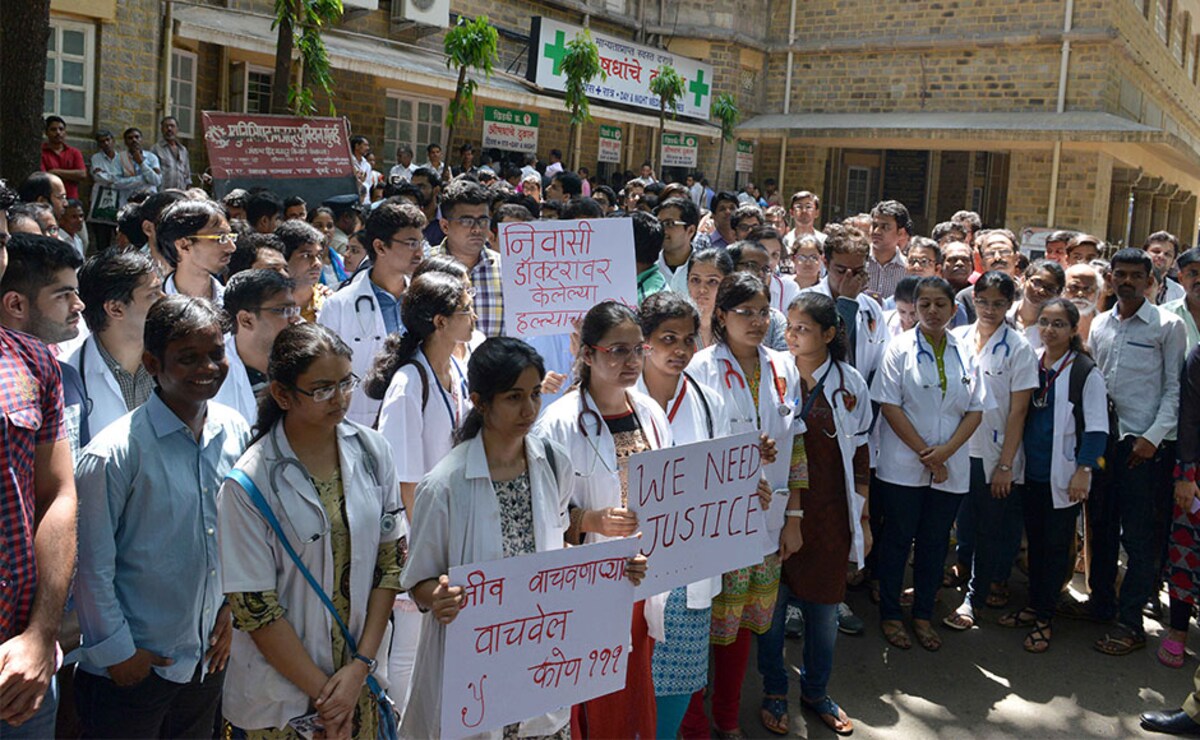 Kem Hospital Doctors Go On Strike Seek Cctvs Better Security Mumbai News Firstpost