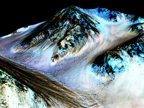 Life on Mars? Nasa finds signs of flowing water on the red planet Life on Mars? Nasa finds signs of flowing water on the red planet