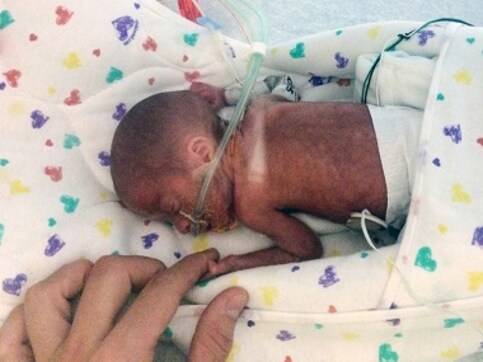 One-and-a-half-pound baby born to Utah woman on cruise ship beats odds to survive One-and-a-half-pound baby born to Utah woman on cruise ship beats odds to survive