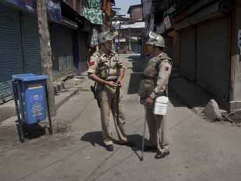 Violence erupts in Kashmir after Udhampur truck attack victim dies Violence erupts in Kashmir after Udhampur truck attack victim dies