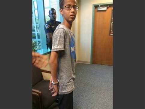 #IStandWithAhmed: From Obama to Zuckerberg, biggest names in science, tech lend support to Muslim schoolboy #IStandWithAhmed: From Obama to Zuckerberg, biggest names in science, tech lend support to Muslim schoolboy