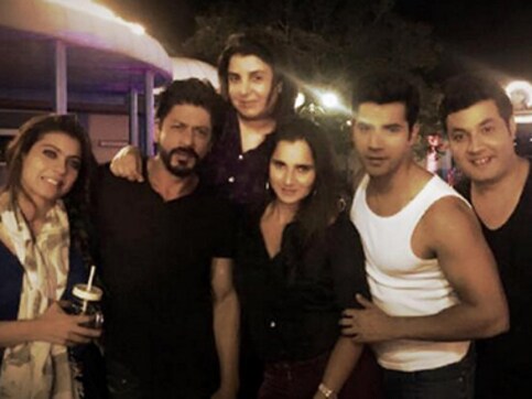 Shah Rukh Khan impressed by Sania Mirza’s ‘serve’ as she treats the 'Dilwale' team to biryani Shah Rukh Khan impressed by Sania Mirza’s ‘serve’ as she treats the 'Dilwale' team to biryani