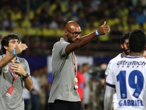 ISL 2015: Mumbai City FC desperately need Anelka to get fit, leave the dugout and put on his boots ISL 2015: Mumbai City FC desperately need Anelka to get fit, leave the dugout and put on his boots