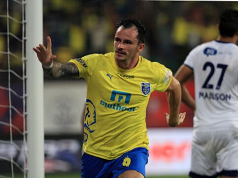 ISL 2015: Wasteful Kerala Blasters held to 1-1 draw by Chennaiyin FC ISL 2015: Wasteful Kerala Blasters held to 1-1 draw by Chennaiyin FC