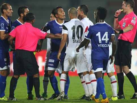ISL 2015: Tempers flare as NorthEast United score upset win over Chennaiyin FC ISL 2015: Tempers flare as NorthEast United score upset win over Chennaiyin FC
