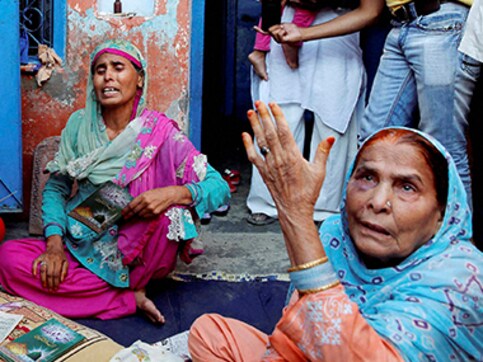 Dadri lynching: Owaisi slams Mahesh Sharma's 'accident' remark, says victim killed over religion Dadri lynching: Owaisi slams Mahesh Sharma's 'accident' remark, says victim killed over religion