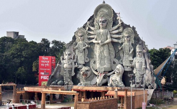 Grand celebrations: World's tallest Durga idol in Kolkata Grand celebrations: World's tallest Durga idol in Kolkata