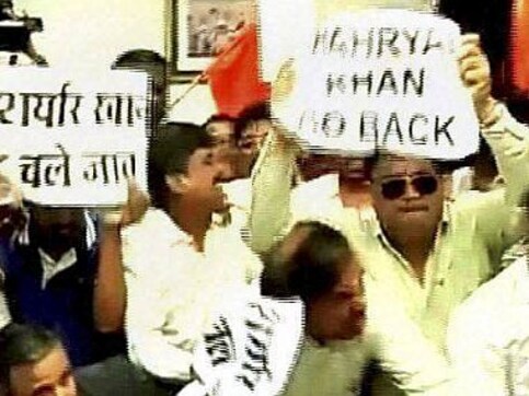 Shiv Sena should be declared 'extremist' organisation, say Pakistani politicians and media Shiv Sena should be declared 'extremist' organisation, say Pakistani politicians and media