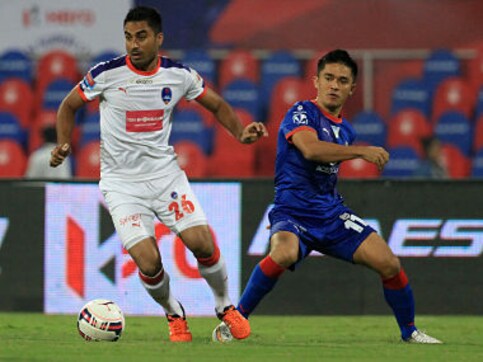 ISL 2015: To reach top spot, Delhi Dynamos to go on the offensive against a Mumbai City side jinxed away from home ISL 2015: To reach top spot, Delhi Dynamos to go on the offensive against a Mumbai City side jinxed away from home