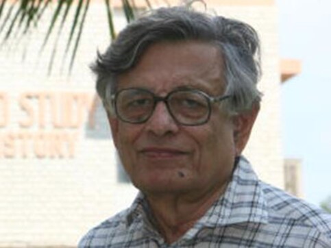 Nehru's legacy violently misrepresented today, says historian Irfan Habib Nehru's legacy violently misrepresented today, says historian Irfan Habib