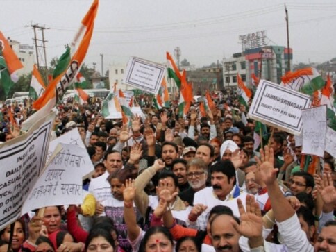 Jammu and Kashmir: PDP-BJP 'deliberately' generate debate on Article 35A to divert attention from basic issues, says Congress Jammu and Kashmir: PDP-BJP 'deliberately' generate debate on Article 35A to divert attention from basic issues, says Congress