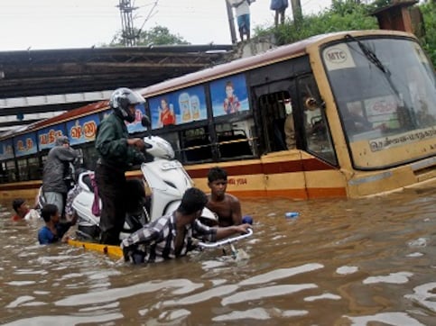 DMK slams Jayalalithaa for Tamil Nadu floods; Centre terms it 'calamity of severe nature' DMK slams Jayalalithaa for Tamil Nadu floods; Centre terms it 'calamity of severe nature'