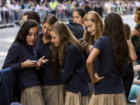 Digital Romance: Teens say breaking up over text is not cool, make it 'personal' Digital Romance: Teens say breaking up over text is not cool, make it 'personal'