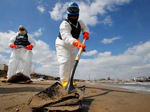 In light of heavy naval traffic off coast, Gujarat readies for potential risk of oil spills