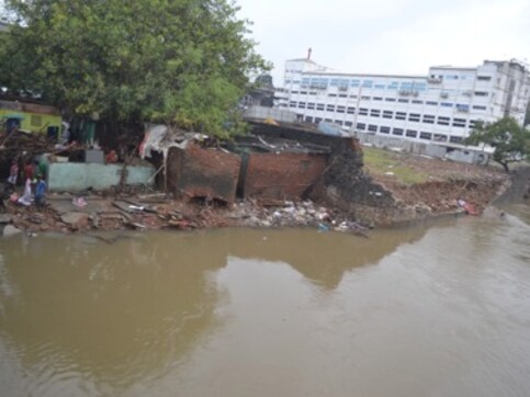 Chennai floods: Aerial sorties for rescue ops called off as city limps back to normalcy Chennai floods: Aerial sorties for rescue ops called off as city limps back to normalcy