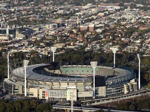Nobody is born to hate; it’s something we are taught: Four-year-old cricket fan's touching gesture at MCG