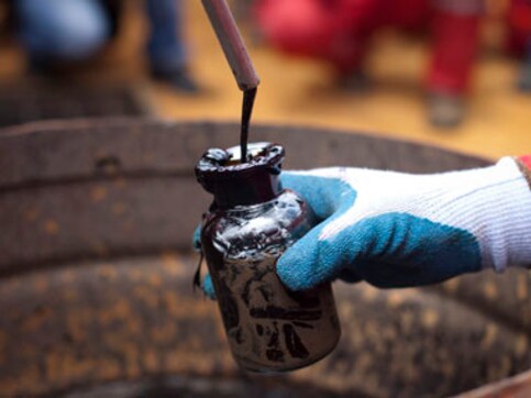 Oil prices retreat in Asia on US production, export woes Oil prices retreat in Asia on US production, export woes
