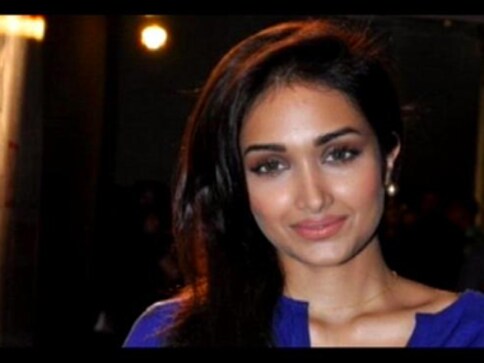 Jiah Khan's mother Rabya Khan accused of delaying trial in petition filed by Sooraj Pancholi
