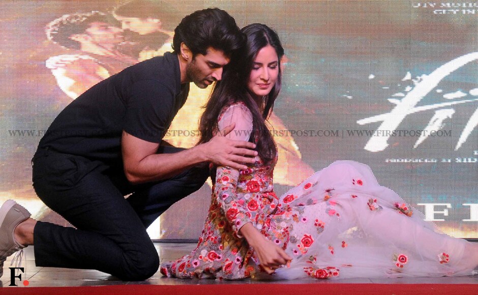 Aditya Roy Kapur and Katrina Kaif doing their signature <em>Pashmina</em> step. Sachin Gokhale/Firstpost Aditya Roy Kapur and Katrina Kaif doing their signature <em>Pashmina</em> step. Sachin Gokhale/Firstpost