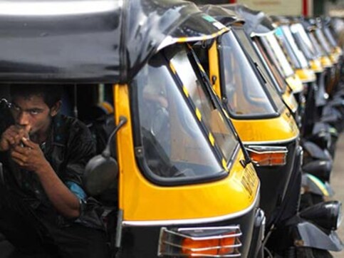 Monday morning woes: Commuters hit as autos go on strike in Mumbai protesting private taxis, rise in permit fees Monday morning woes: Commuters hit as autos go on strike in Mumbai protesting private taxis, rise in permit fees