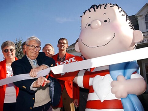 Cartoonist Linus Maurer, who gave name to 'Peanuts' character, dies at the age of 90 Cartoonist Linus Maurer, who gave name to 'Peanuts' character, dies at the age of 90