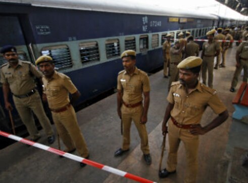 Tamil Nadu: Two girls who went missing on Monday evening found dead near railway track Tamil Nadu: Two girls who went missing on Monday evening found dead near railway track