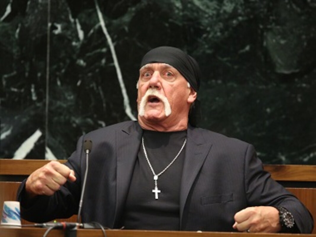 Kloster Enig med Bowling Hulk Hogan wins sextape lawsuit against Gawker, jury awards him $115  million-World News , Firstpost