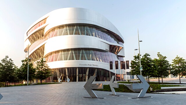 Mercedes-Benz congratulates BMW for completing 100 years Mercedes-Benz congratulates BMW for completing 100 years