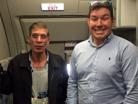 What do you do if your plane gets hijacked? This British hostage takes 'best selfie ever' with EgyptAir hijacker What do you do if your plane gets hijacked? This British hostage takes 'best selfie ever' with EgyptAir hijacker