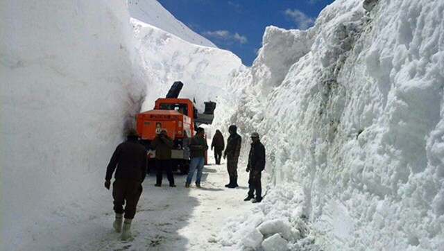 Srinagar-Leh National Highway to open after April 20, 2016 Srinagar-Leh National Highway to open after April 20, 2016