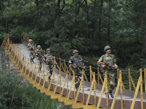 Pakistan army violates ceasefire in J&K's Samba sector Pakistan army violates ceasefire in J&K's Samba sector