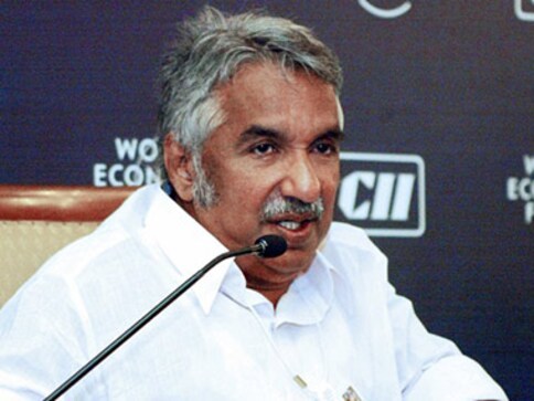 Kerala polls 2016: CM Oommen Chandy files nomination papers