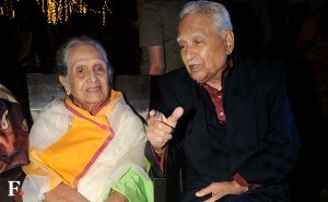 Sulochana Latkar chats with Ramesh Deo. <br />Image by Sachin Gokhale/Firstpost Sulochana Latkar chats with Ramesh Deo. <br />Image by Sachin Gokhale/Firstpost