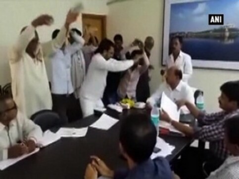 Watch: To protest against officials' apathy, Buldhana locals perform 'Nagin dance' Watch: To protest against officials' apathy, Buldhana locals perform 'Nagin dance'