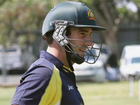 IPL 9: KXIP batsman Shaun Marsh receives official warning for breaching code of conduct IPL 9: KXIP batsman Shaun Marsh receives official warning for breaching code of conduct
