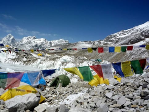 Indian army team scales Mt. Everest after 2 year hiatus Indian army team scales Mt. Everest after 2 year hiatus