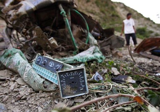 8 killed, 20 injured as bus falls into gorge in Uttarakhand 8 killed, 20 injured as bus falls into gorge in Uttarakhand