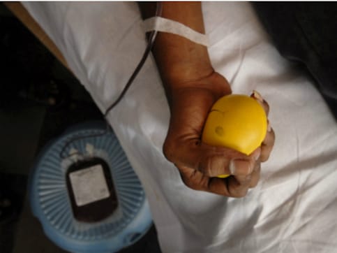 World Blood Donor Day: India 60 tankers short of blood in 2016-17; Bihar, Uttar Pradesh worst afflicted World Blood Donor Day: India 60 tankers short of blood in 2016-17; Bihar, Uttar Pradesh worst afflicted