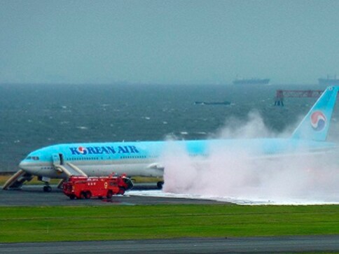 Engine of Korean Air Boeing 777 caught fire; 300 passengers evacuated at Tokyo airport Engine of Korean Air Boeing 777 caught fire; 300 passengers evacuated at Tokyo airport