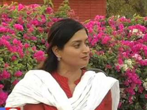 Jamnagar's MP Poonamben Madam falls into eight-foot drain during demolition drive Jamnagar's MP Poonamben Madam falls into eight-foot drain during demolition drive
